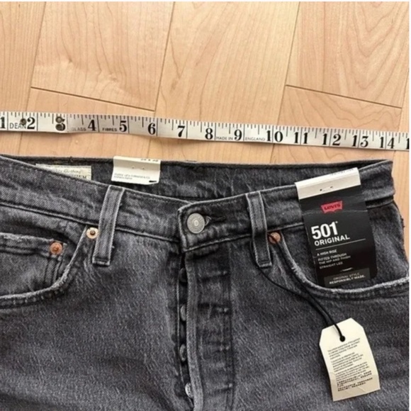 BNWT- Levi's Premium 501 Original Fit Grey Jeans (25) - Picture 6 of 11